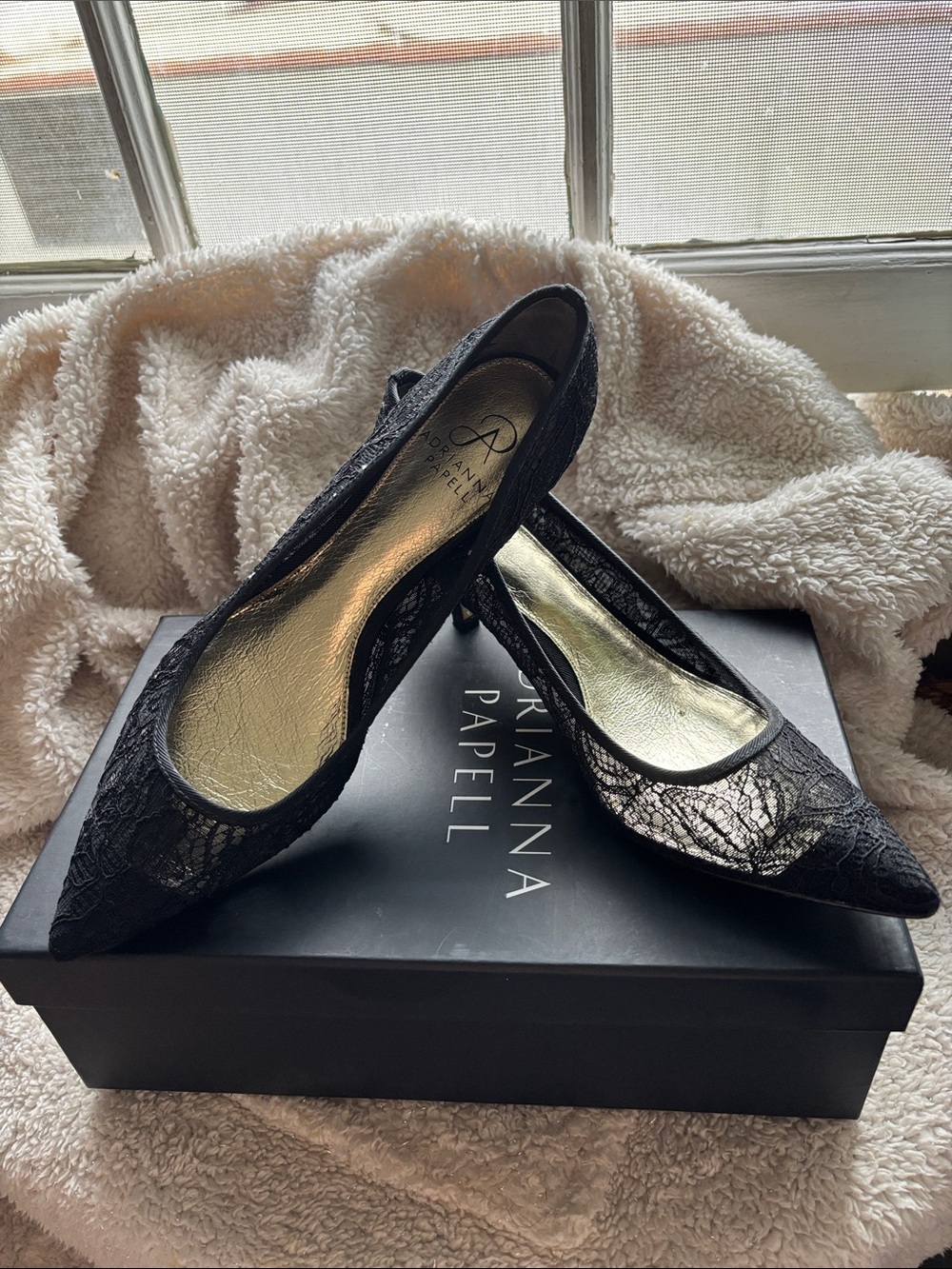 🖤Adrianna Papell size 8 Lois Black Lace Point Toe Kitten Heels WITH BOX